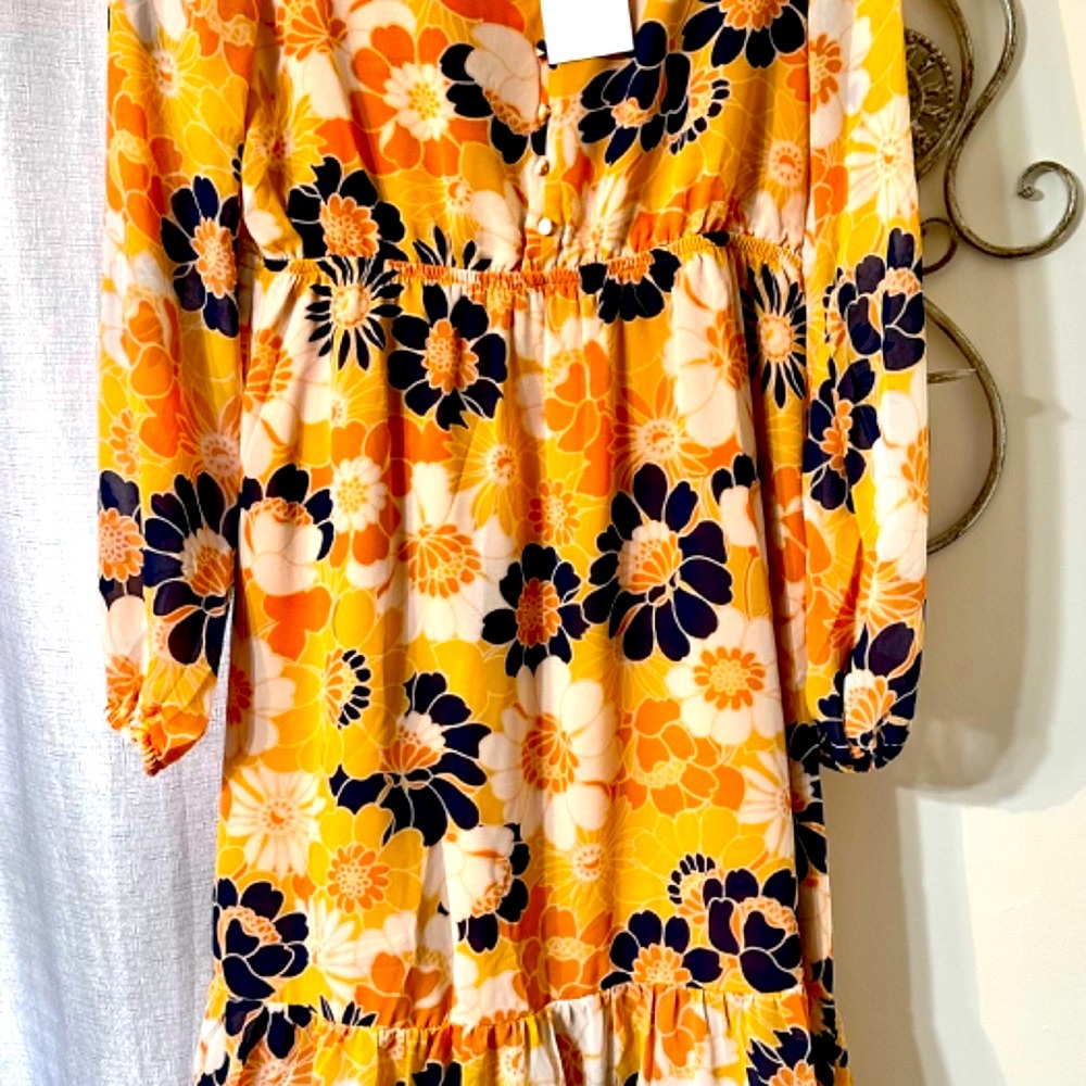 Dress - Picture 3 of 4